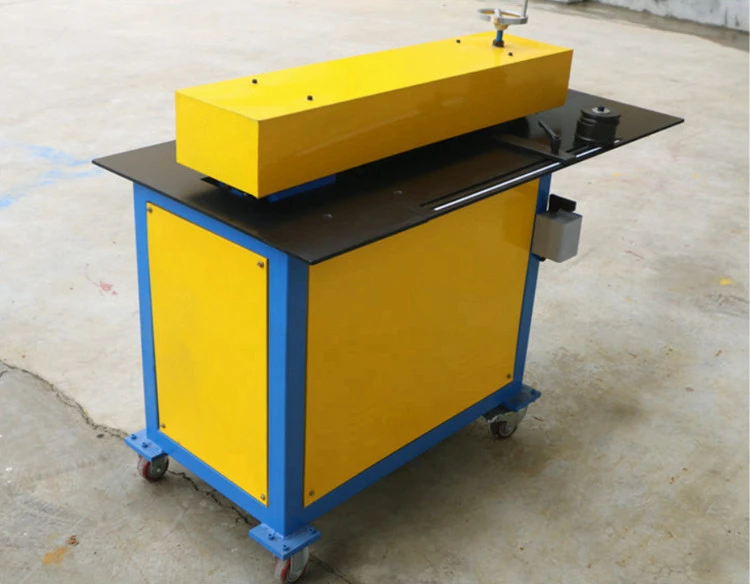 Echipament rotativ de tăiat și nervurat tablă HVAC (Bull Head Shears), max. 1,2 mm 1
