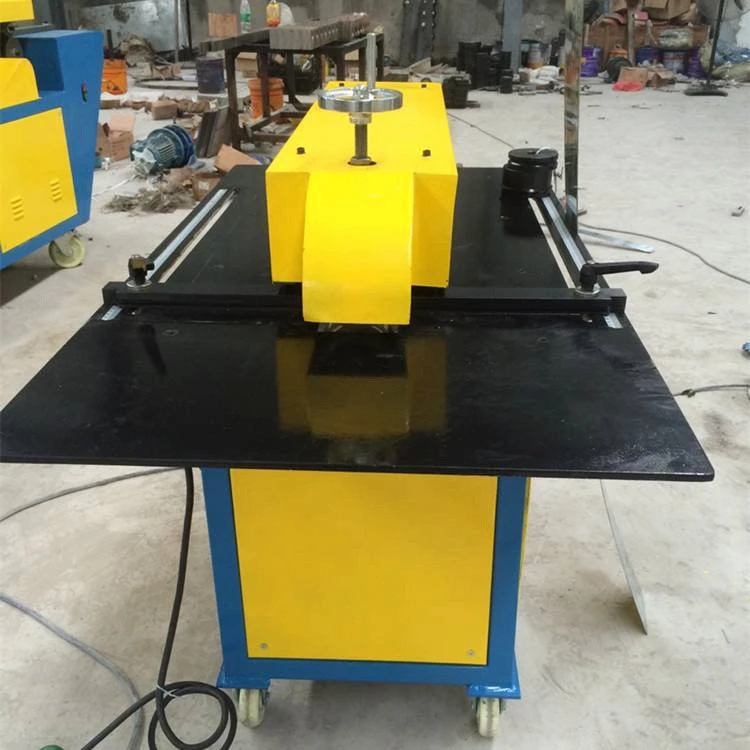 Echipament rotativ de tăiat și nervurat tablă HVAC (Bull Head Shears), max. 1,2 mm 2