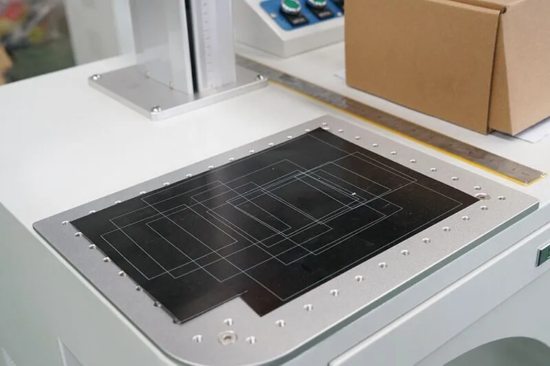 Echipament de marcare și gravare cu laser, de birou, 200F 1