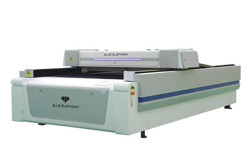 Echipament de tăiere cu laser CO2, pentru textile, 1325L