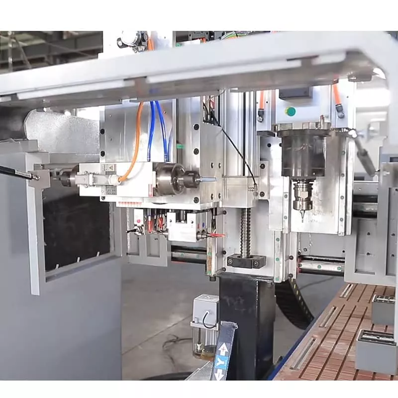 Echipament pentru fabricarea ușilor din lemn, centru de procesare 4