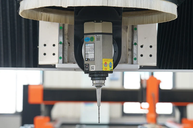Centru de prelucrare CNC, cu 5 axe, EW3-2040 1