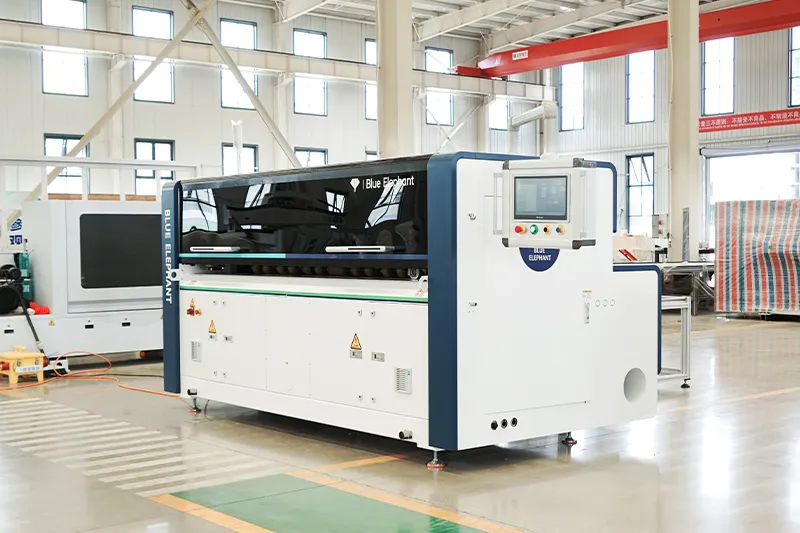 Echipament de fabricare a cutiilor din carton ondulat, AB2500 2