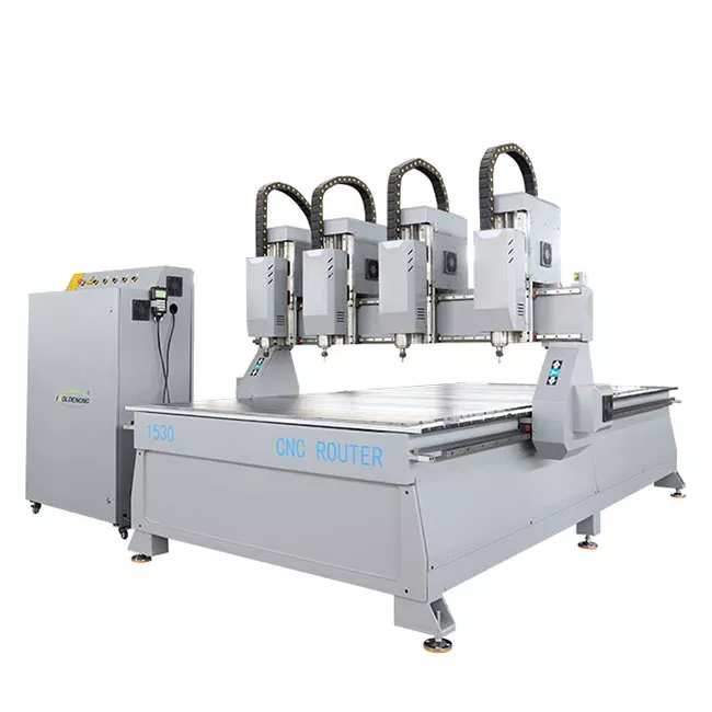 Router CNC pentru prelucrarea lemnului, cu patru capete