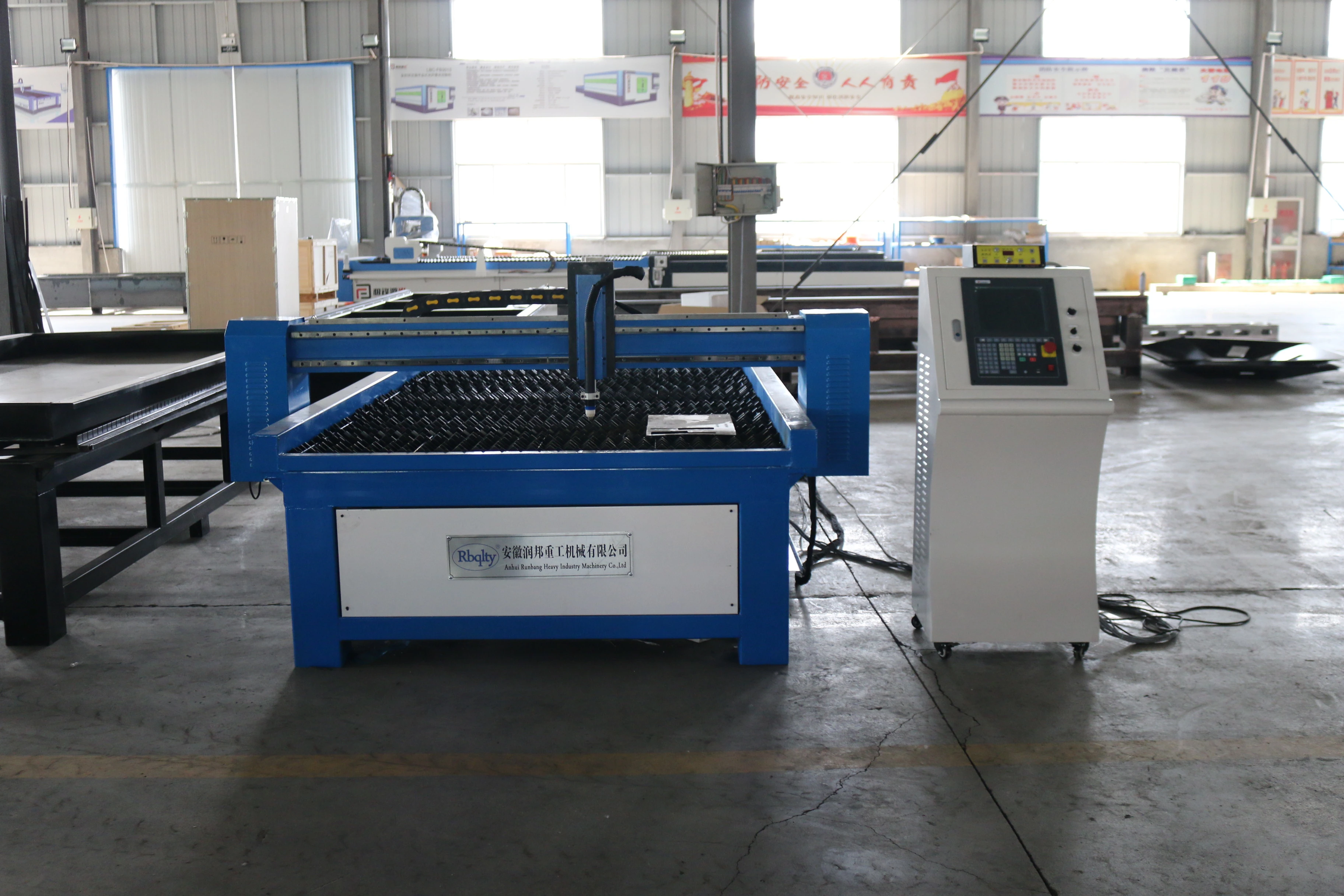 Echipament CNC de tăiere cu plasmă pentru tablă metalică, tip masă, RB1530 1