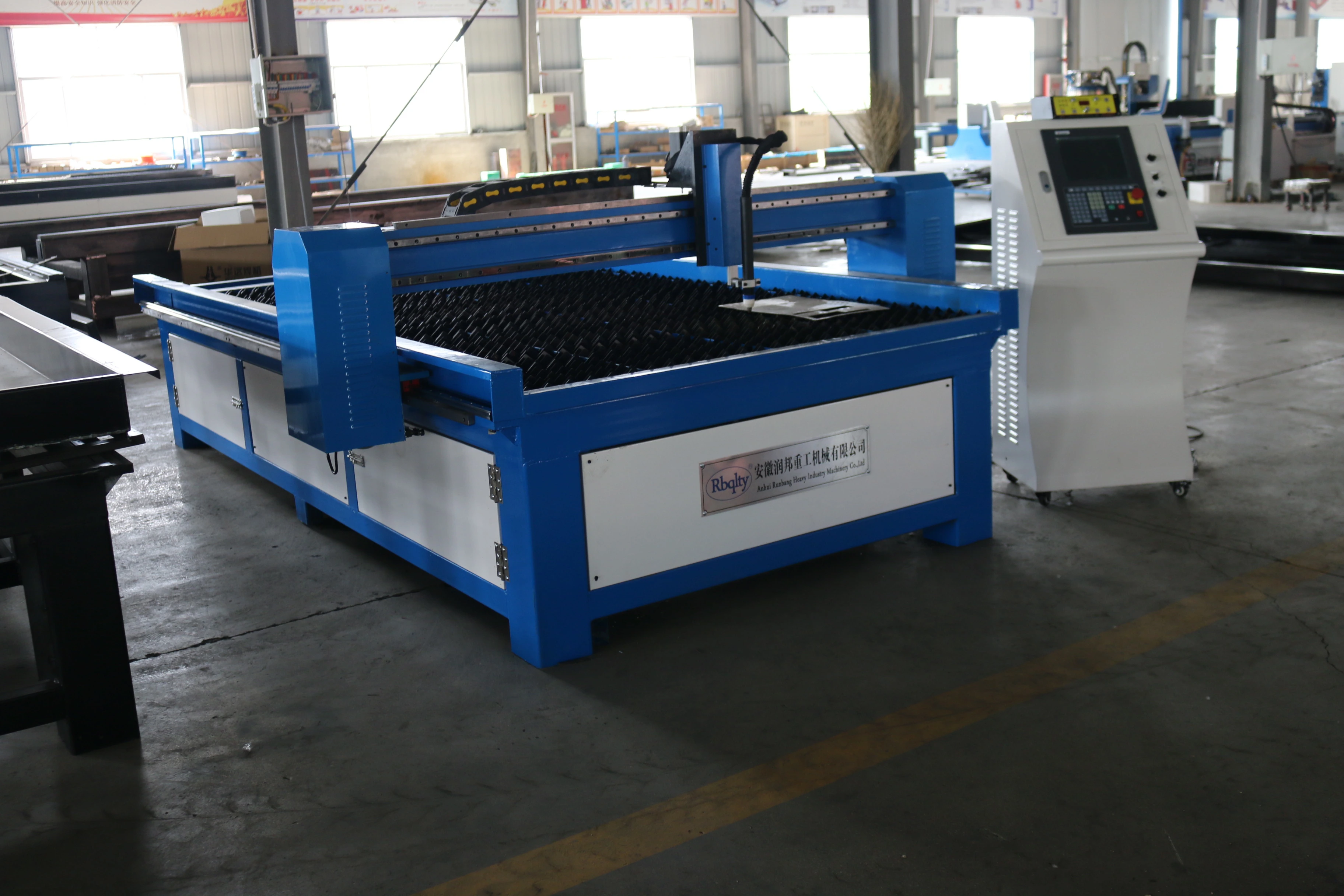 Echipament CNC de tăiere cu plasmă, tip masă 3