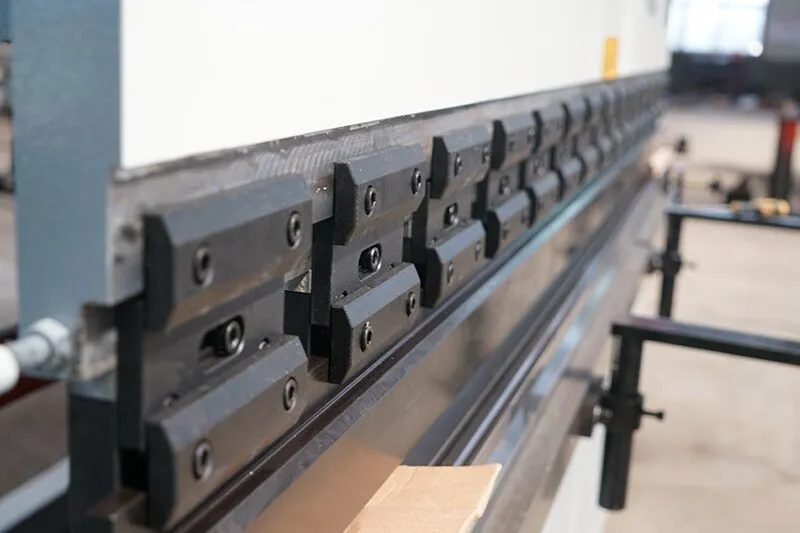 Echipament CNC de îndoire, cu ax de torsiune, DX-TP10S 3