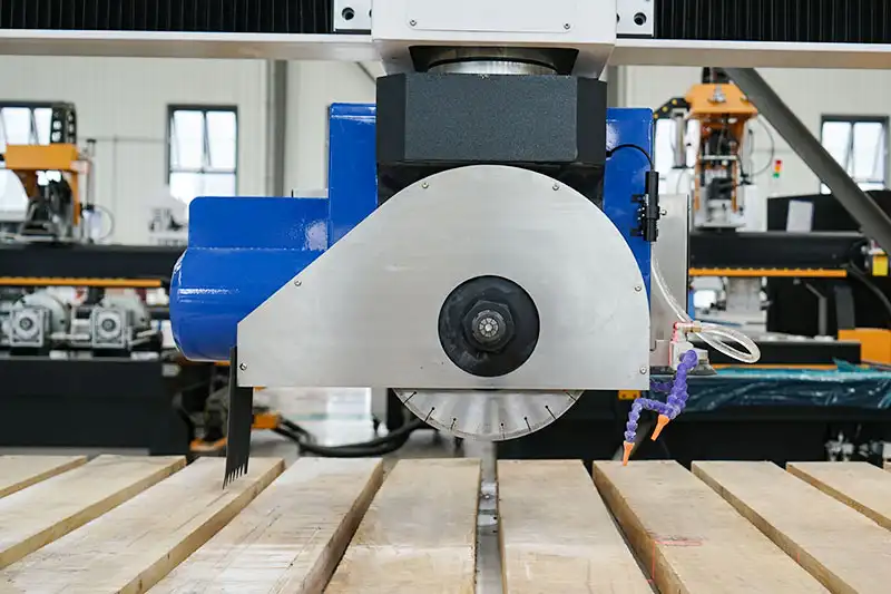 Ferăstrău CNC tip pod cu 5 axe pentru prelucrarea pietrei — Blue Elephant 1