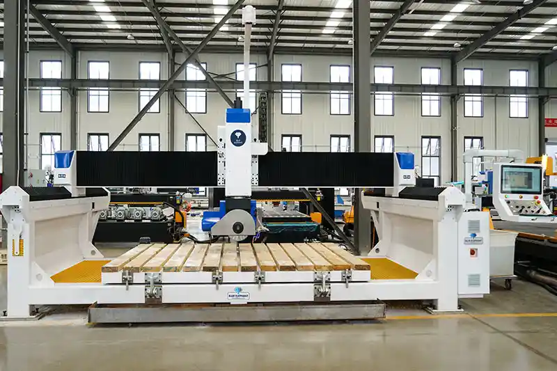 Ferăstrău CNC tip pod cu 5 axe pentru prelucrarea pietrei — Blue Elephant 2